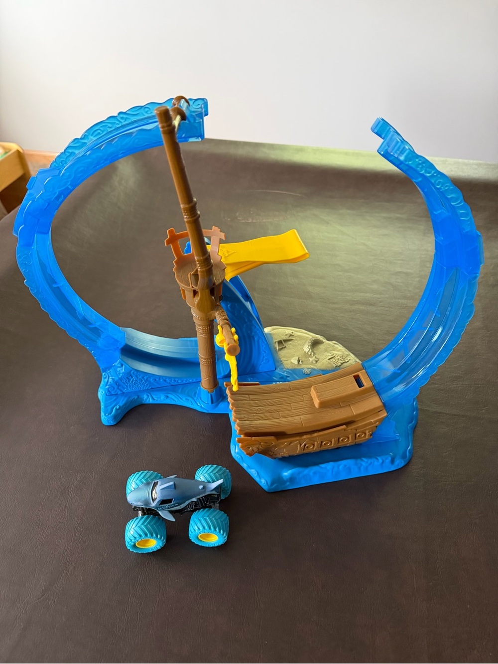 Monster Jam Megalodon Loop Playset with Blue Monster Truck